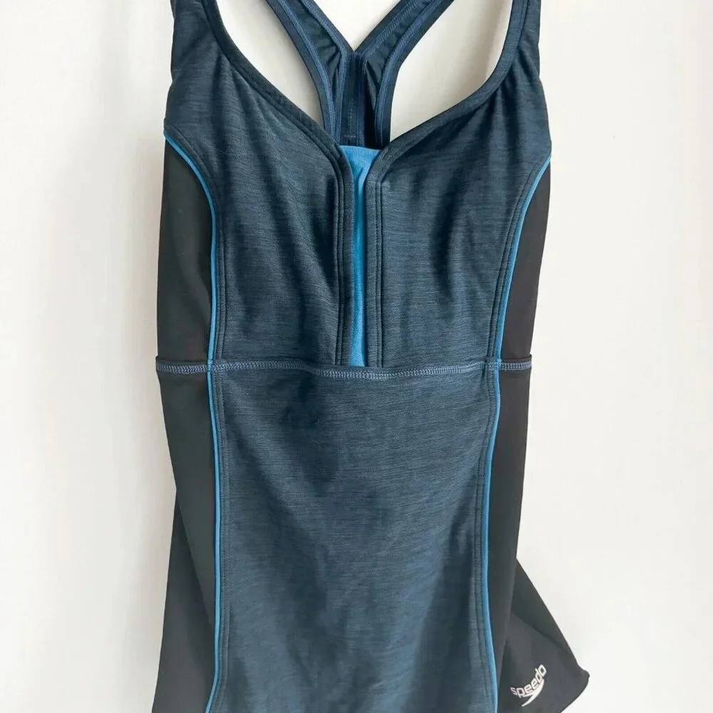Speedo Colorblock Brand new Keyhole Back One Piece Swimsuit 14